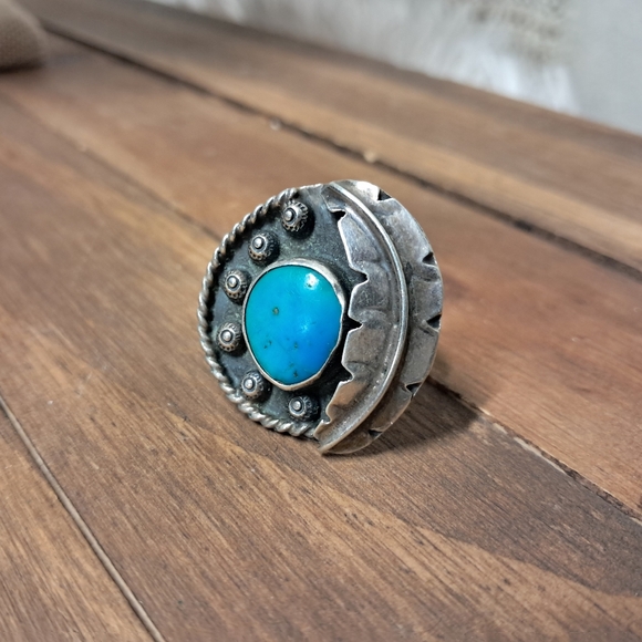 Vintage 925 Sterling Silver Native American Turquoise Ring Size 7.5 - Picture 2 of 5